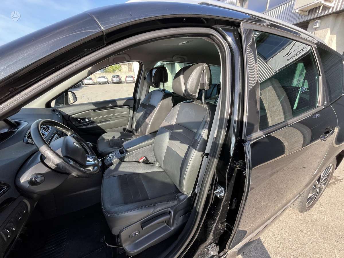 Renault Grand Scenic - 10