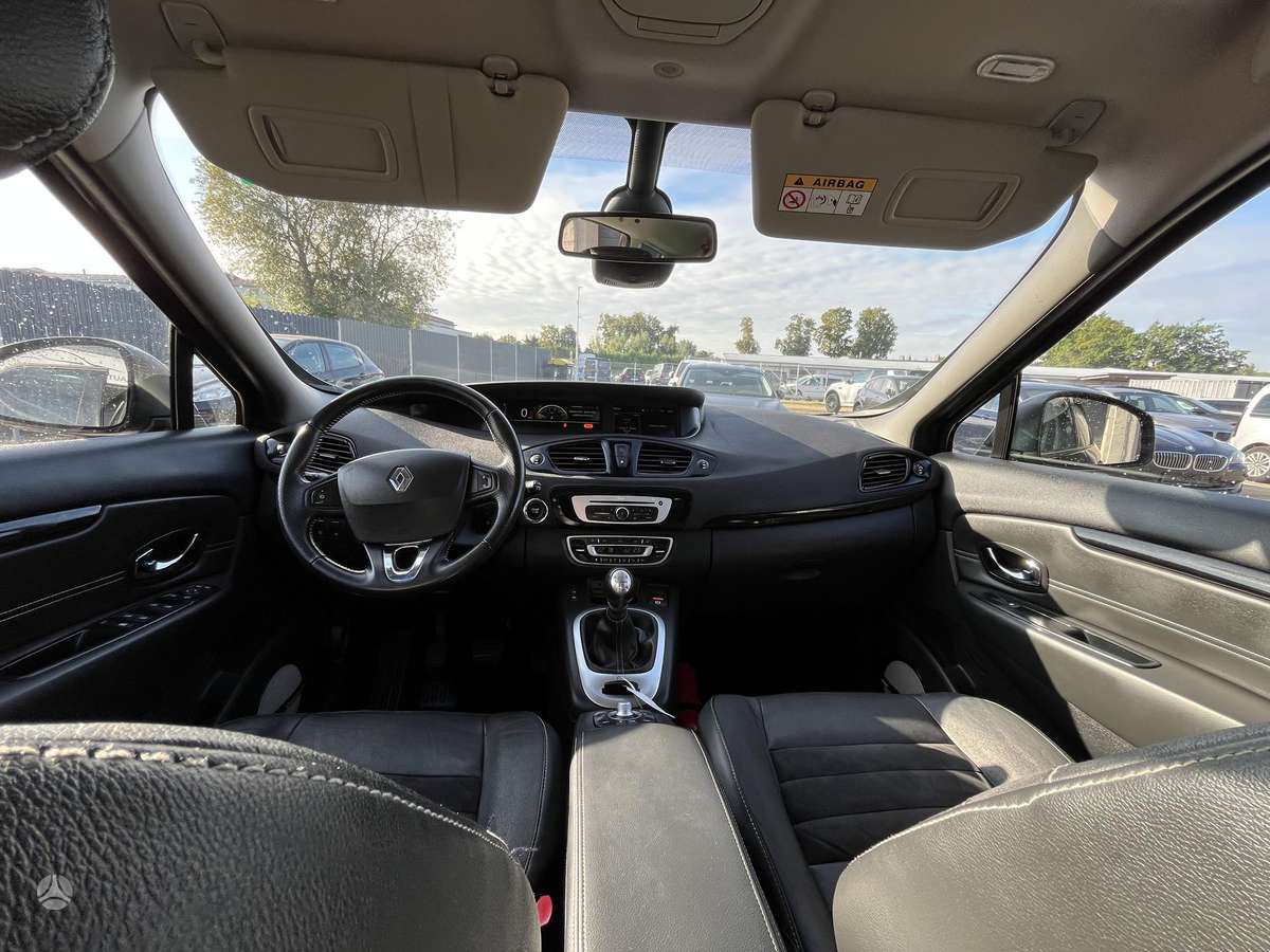 Renault Grand Scenic - 12