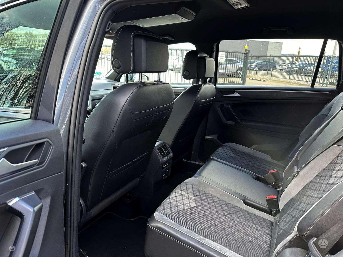Volkswagen Tiguan Allspace - 12