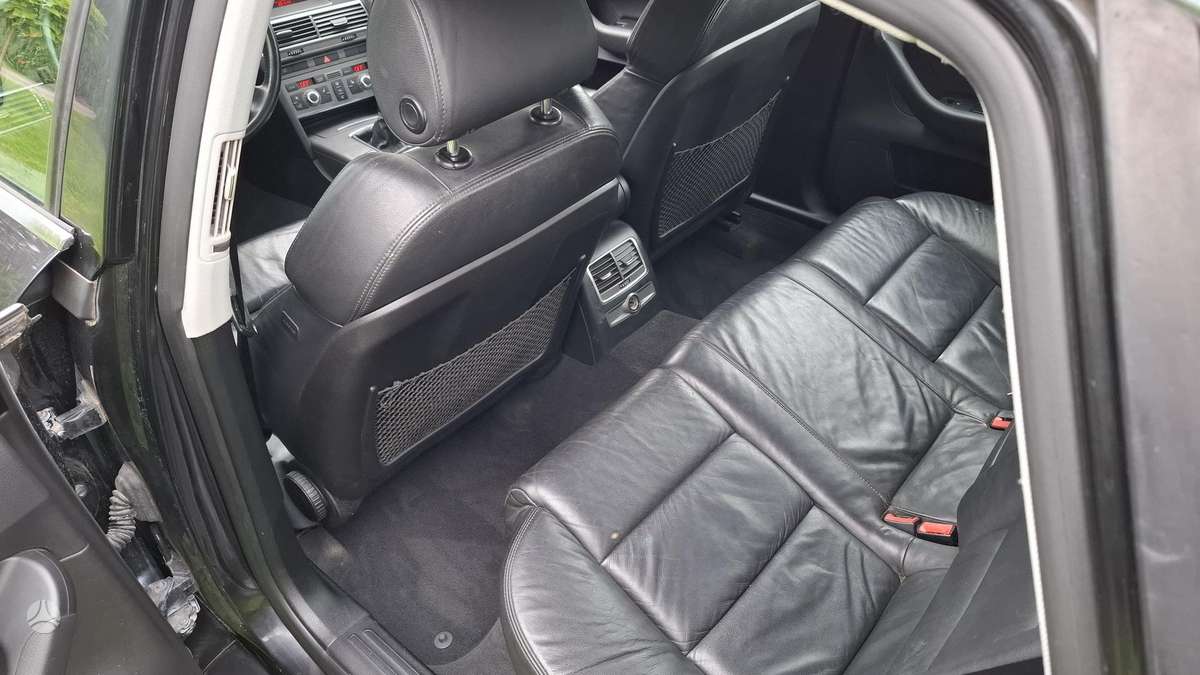 Audi A6, 2.0 l., Седан