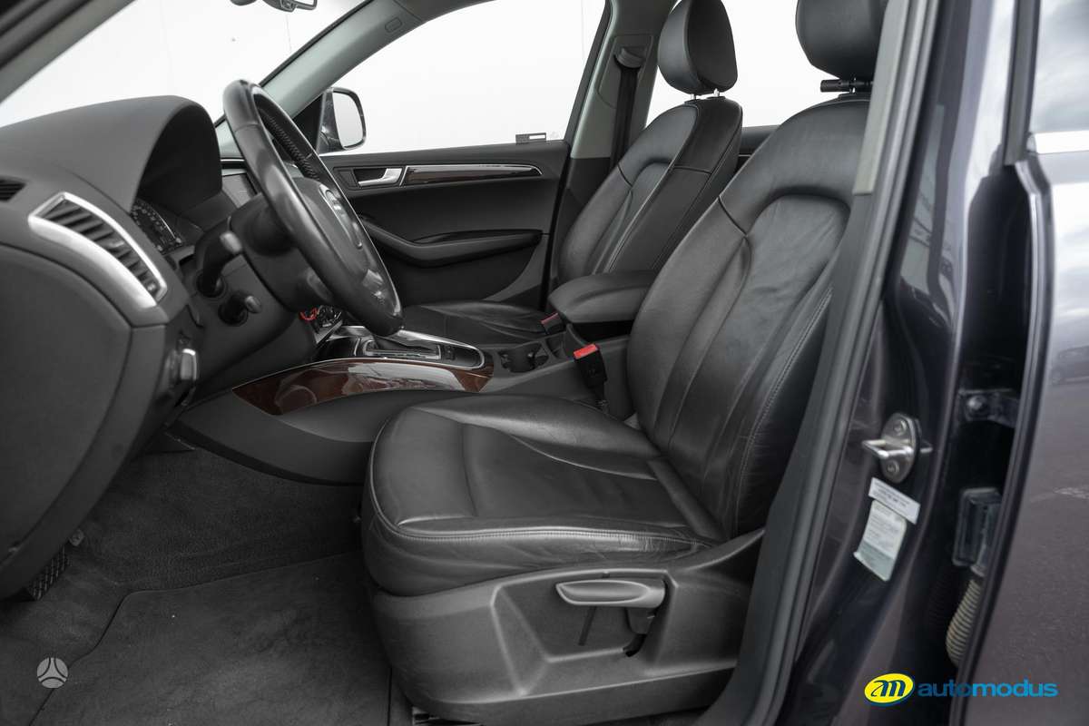 Audi Q5, 2.0 l., off-road / crossover