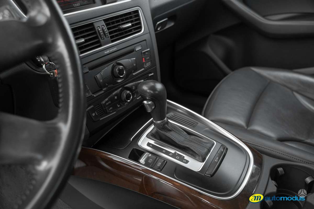 Audi Q5, 2.0 l., off-road / crossover