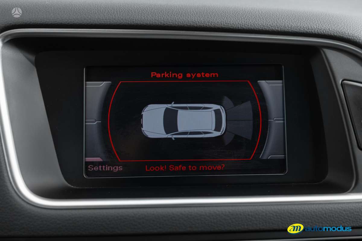 Audi Q5, 2.0 l., off-road / crossover