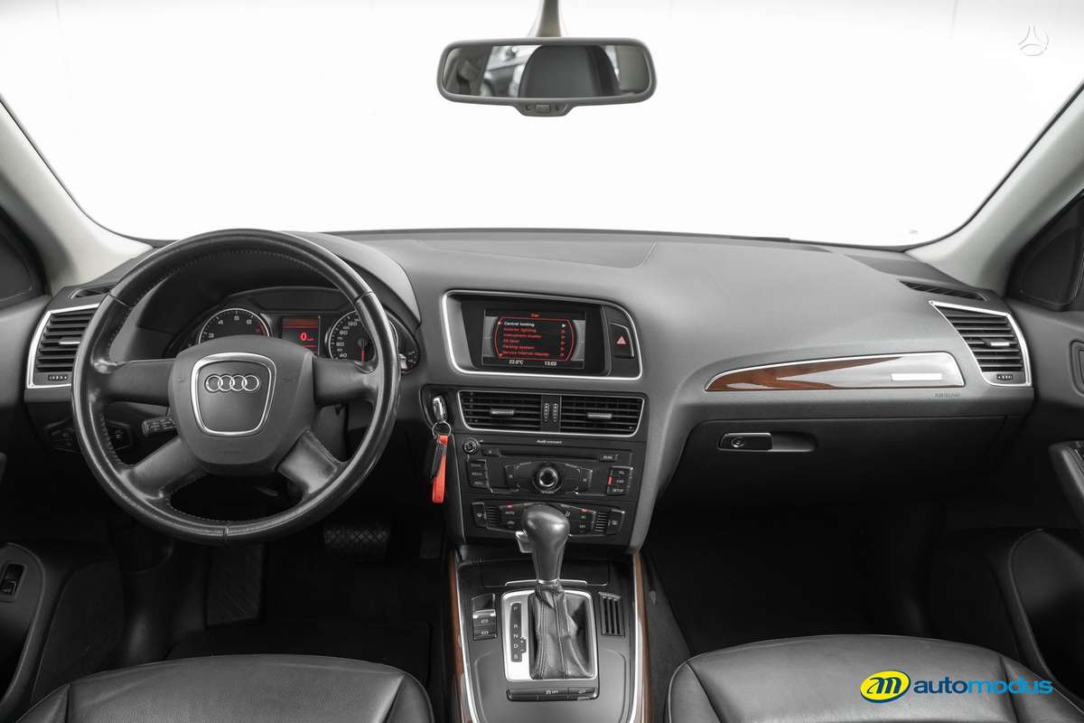 Audi Q5, 2.0 l., off-road / crossover