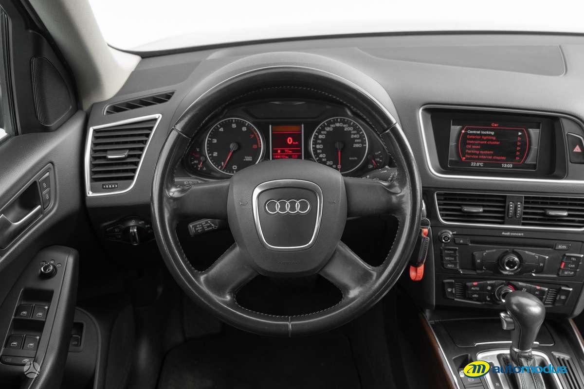 Audi Q5, 2.0 l., off-road / crossover