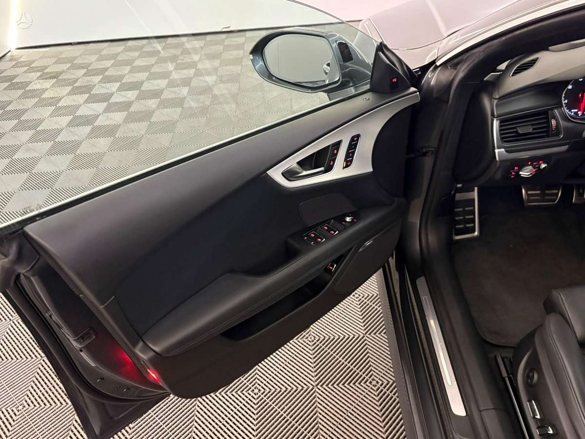 Audi A7, 3.0 l., hatchback
