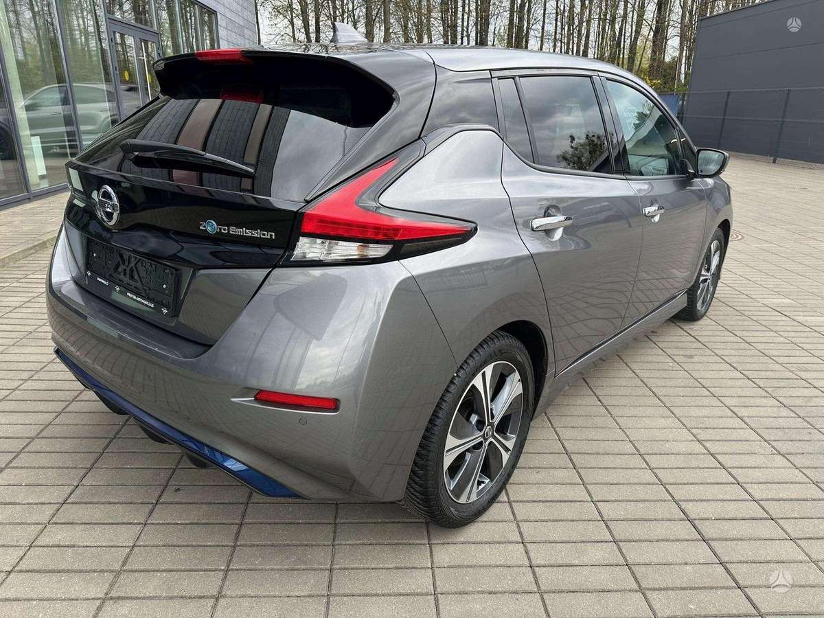Nissan Leaf, 40 kWh, hatchback