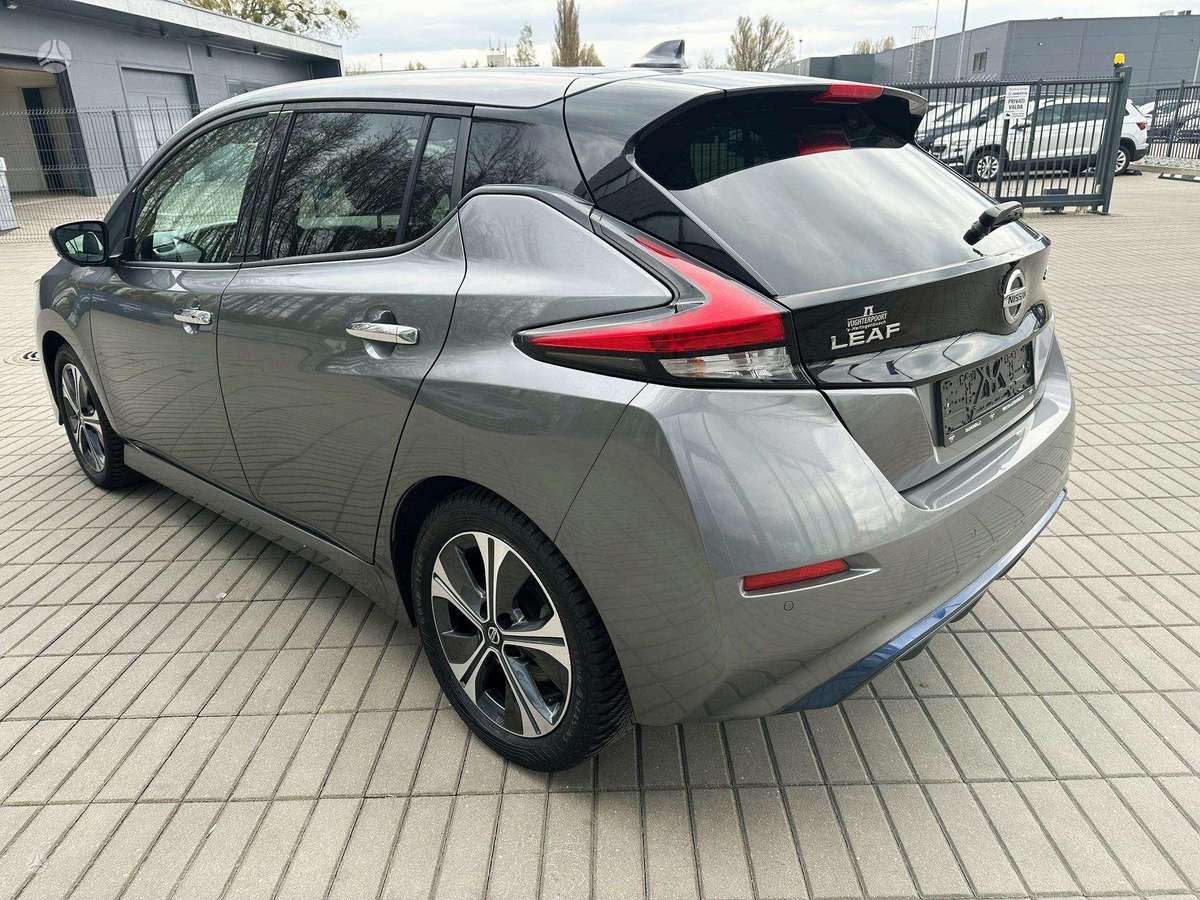 Nissan Leaf, 40 kWh, hatchback