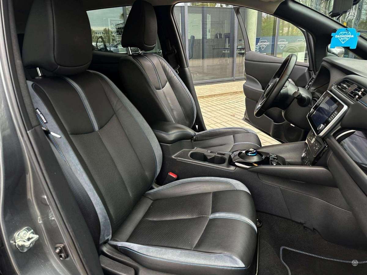 Nissan Leaf, 40 kWh, hatchback