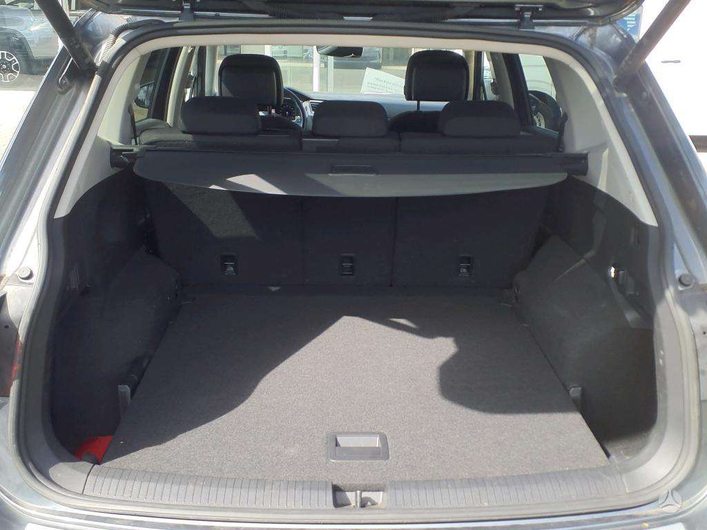 Volkswagen Tiguan - 11