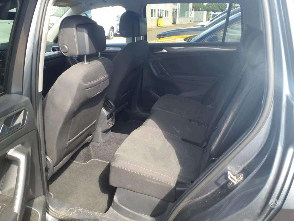Volkswagen Tiguan - 10