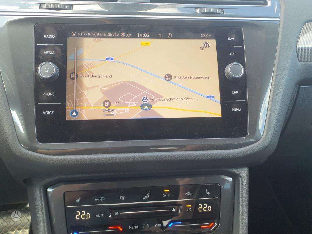 Volkswagen Tiguan - 9