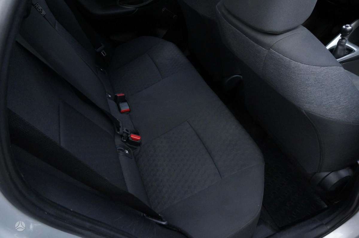 Toyota Yaris - 11
