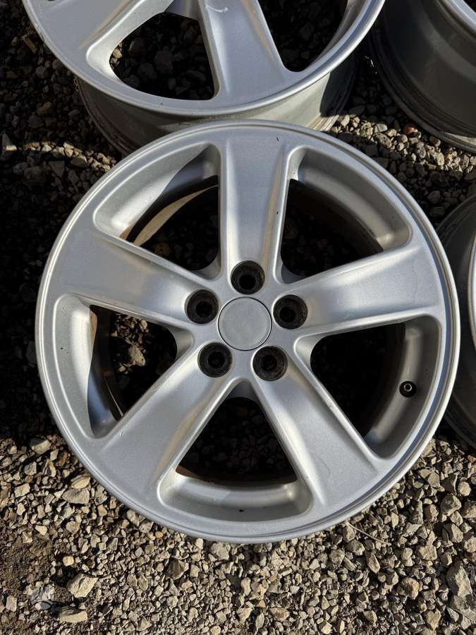 Toyota, lengvojo lydinio, R16