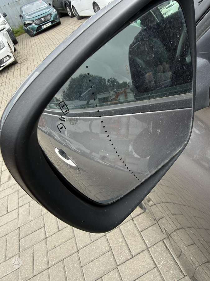 Renault Grand Scenic - 8