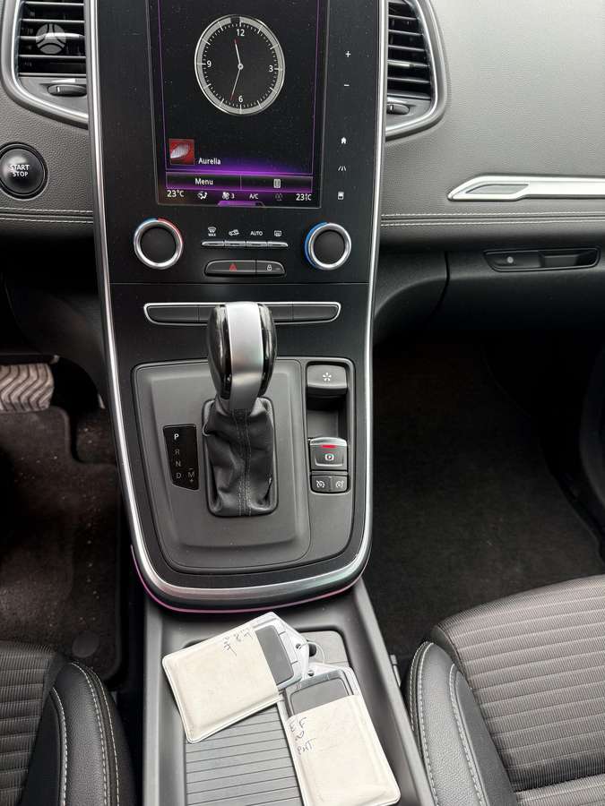 Renault Grand Scenic - 11