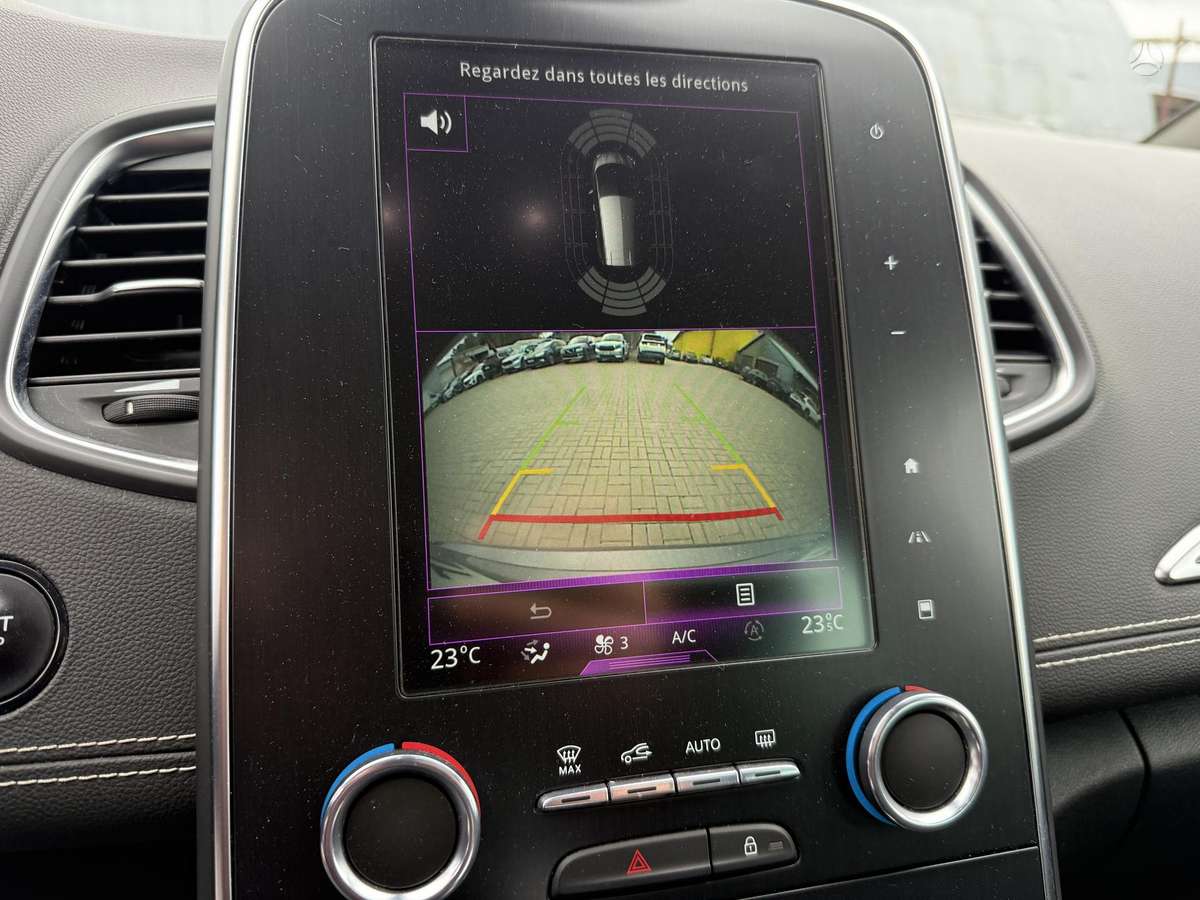 Renault Grand Scenic - 12
