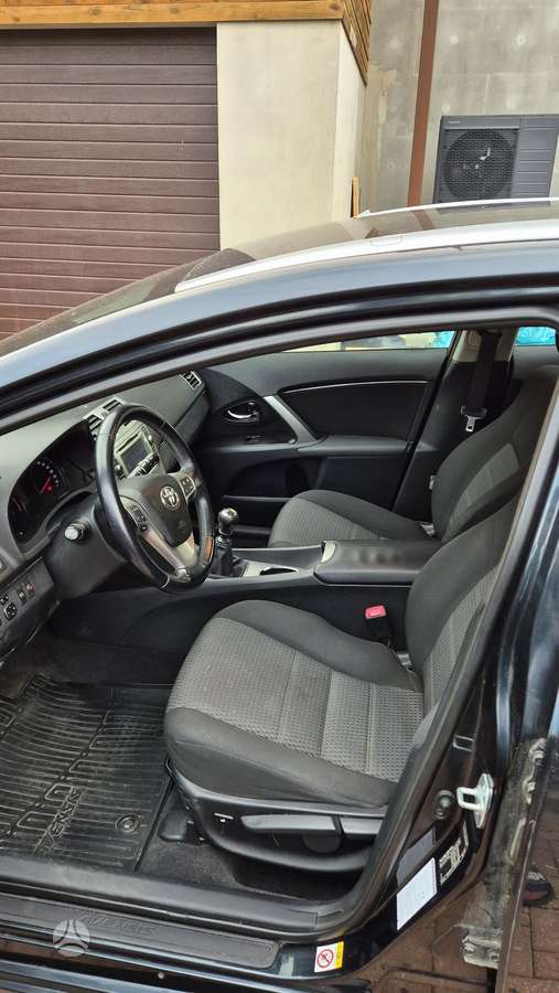 Toyota Avensis - 5