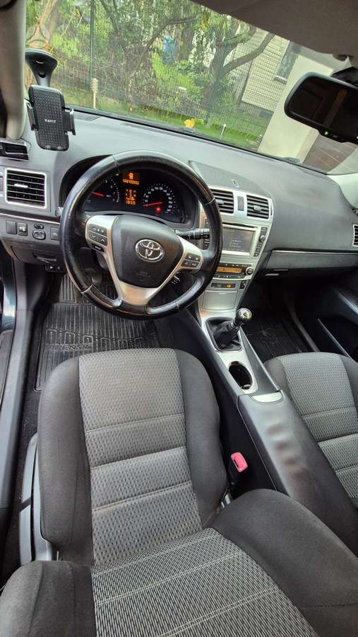 Toyota Avensis - 8
