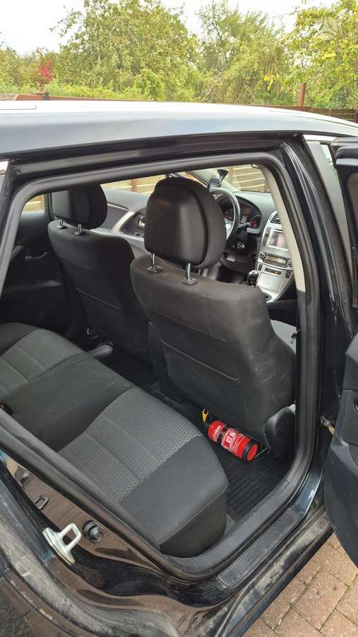Toyota Avensis - 9