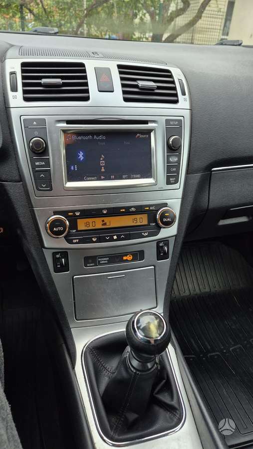 Toyota Avensis - 11