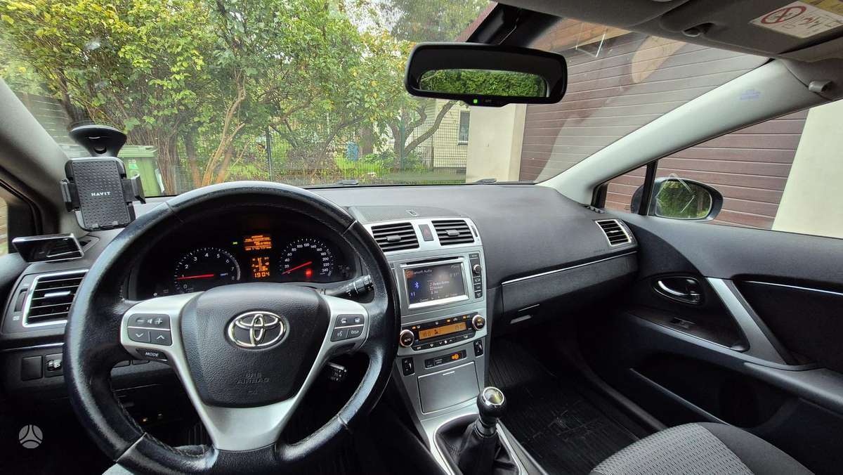 Toyota Avensis - 12