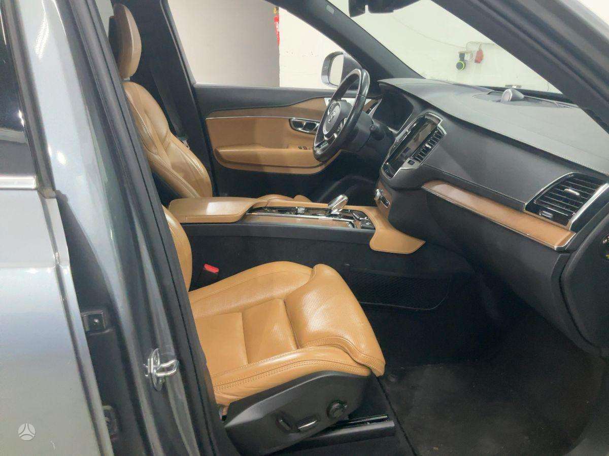 Volvo XC90 - 9