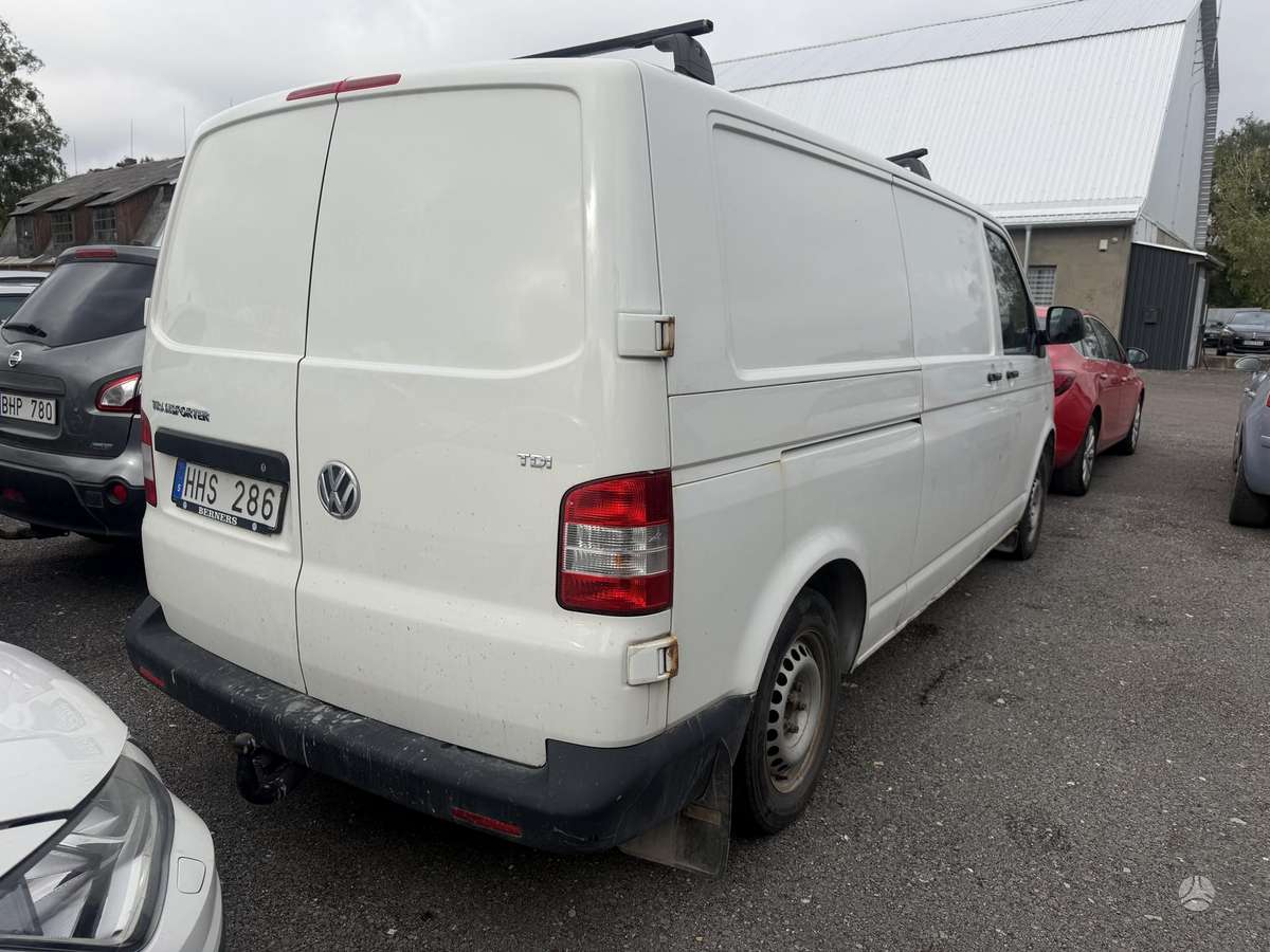 Volkswagen Transporter - 2