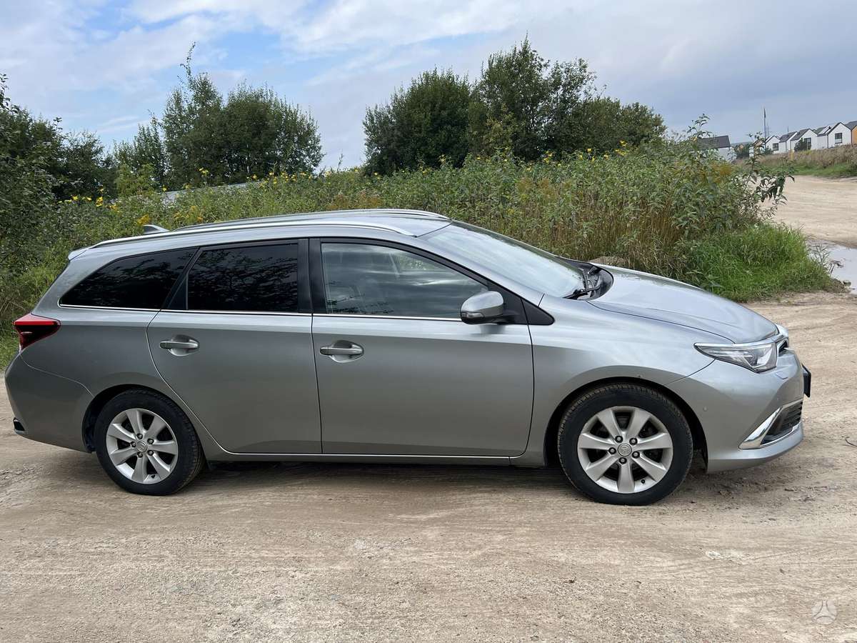 Toyota Auris, 1.2 l., Универсал