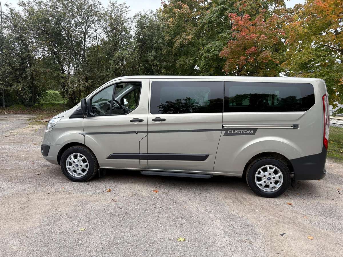 Ford Tourneo Custom - 8