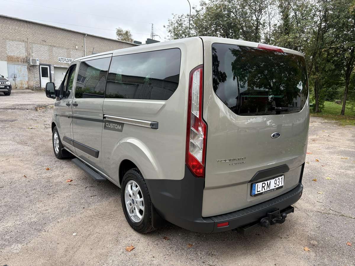 Ford Tourneo Custom - 7