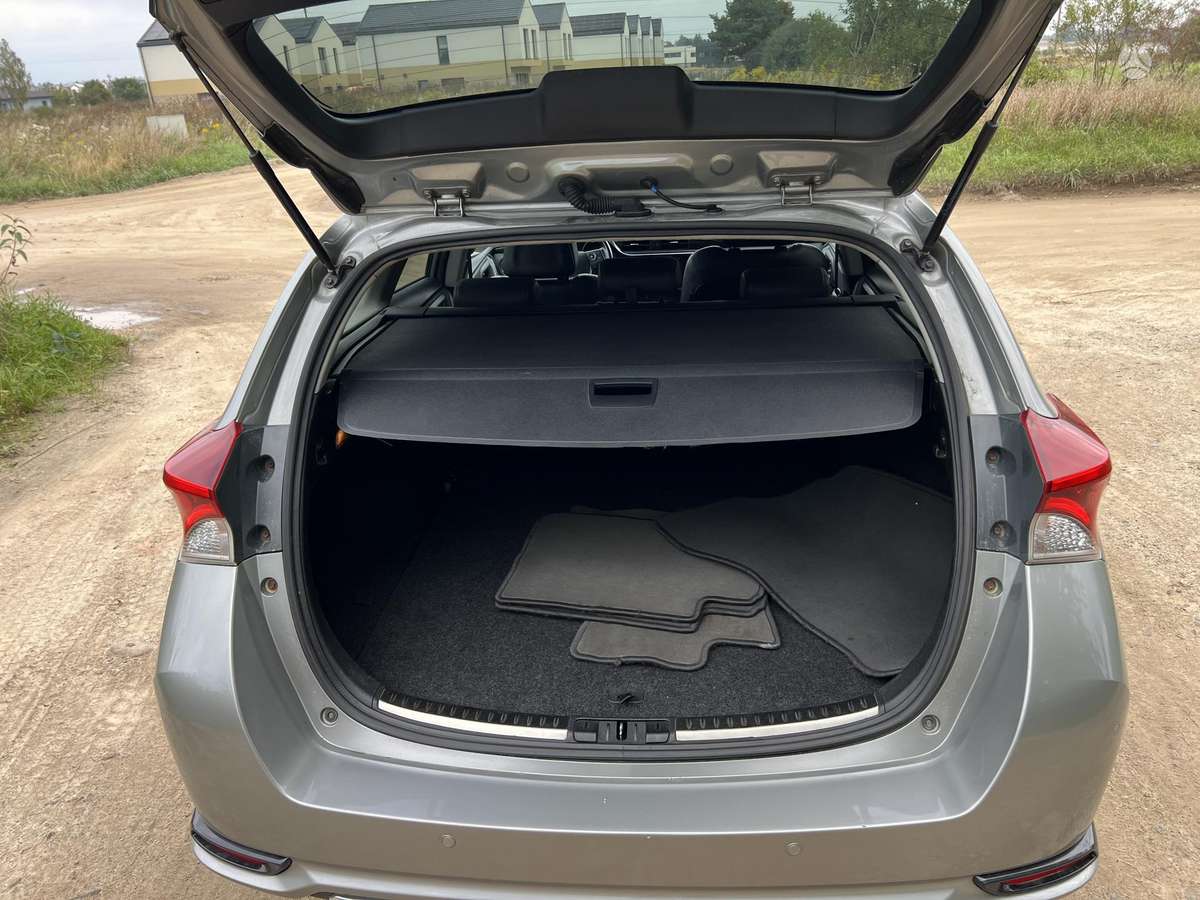 Toyota Auris, 1.2 l., Универсал