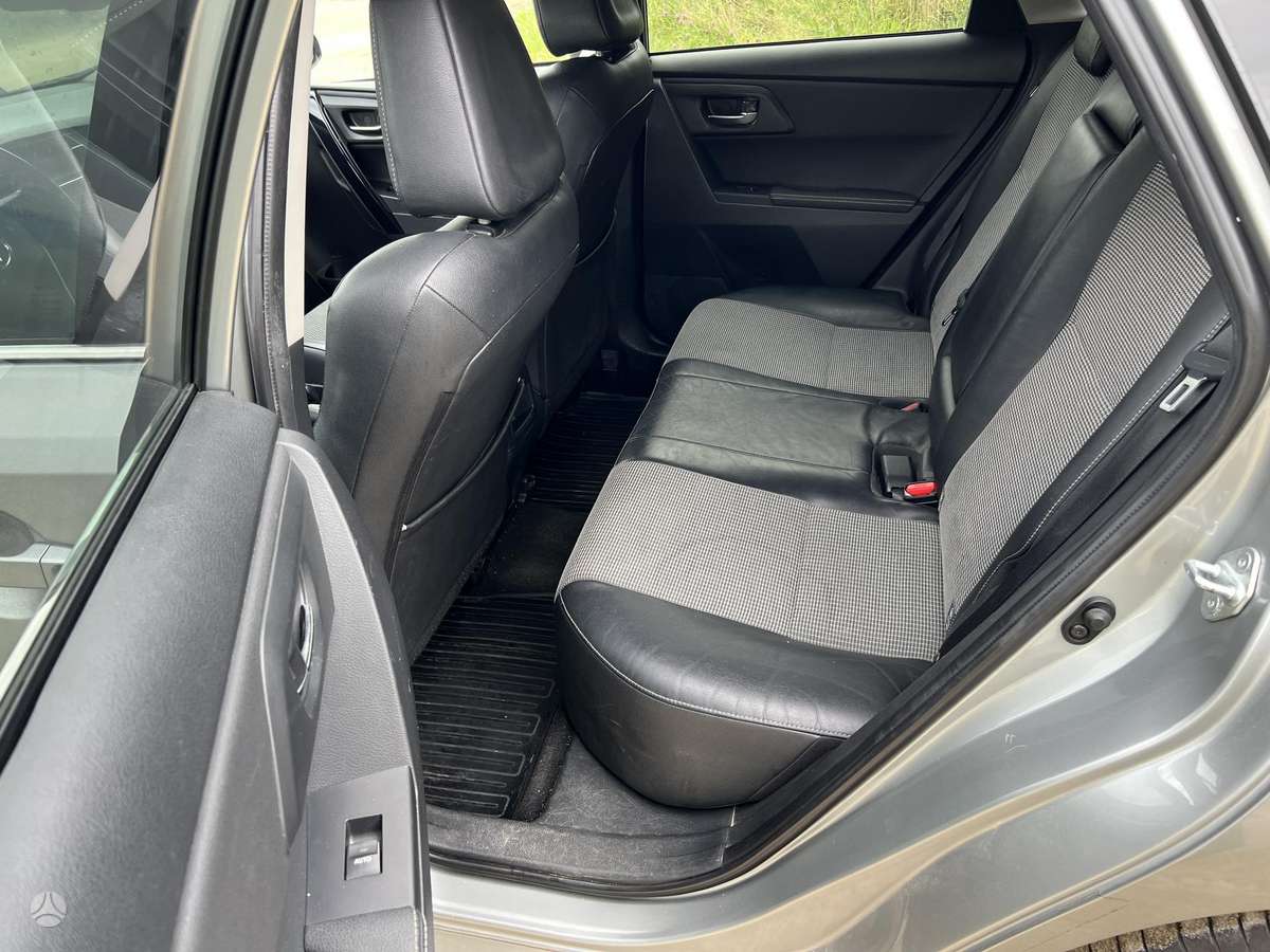 Toyota Auris, 1.2 l., Универсал