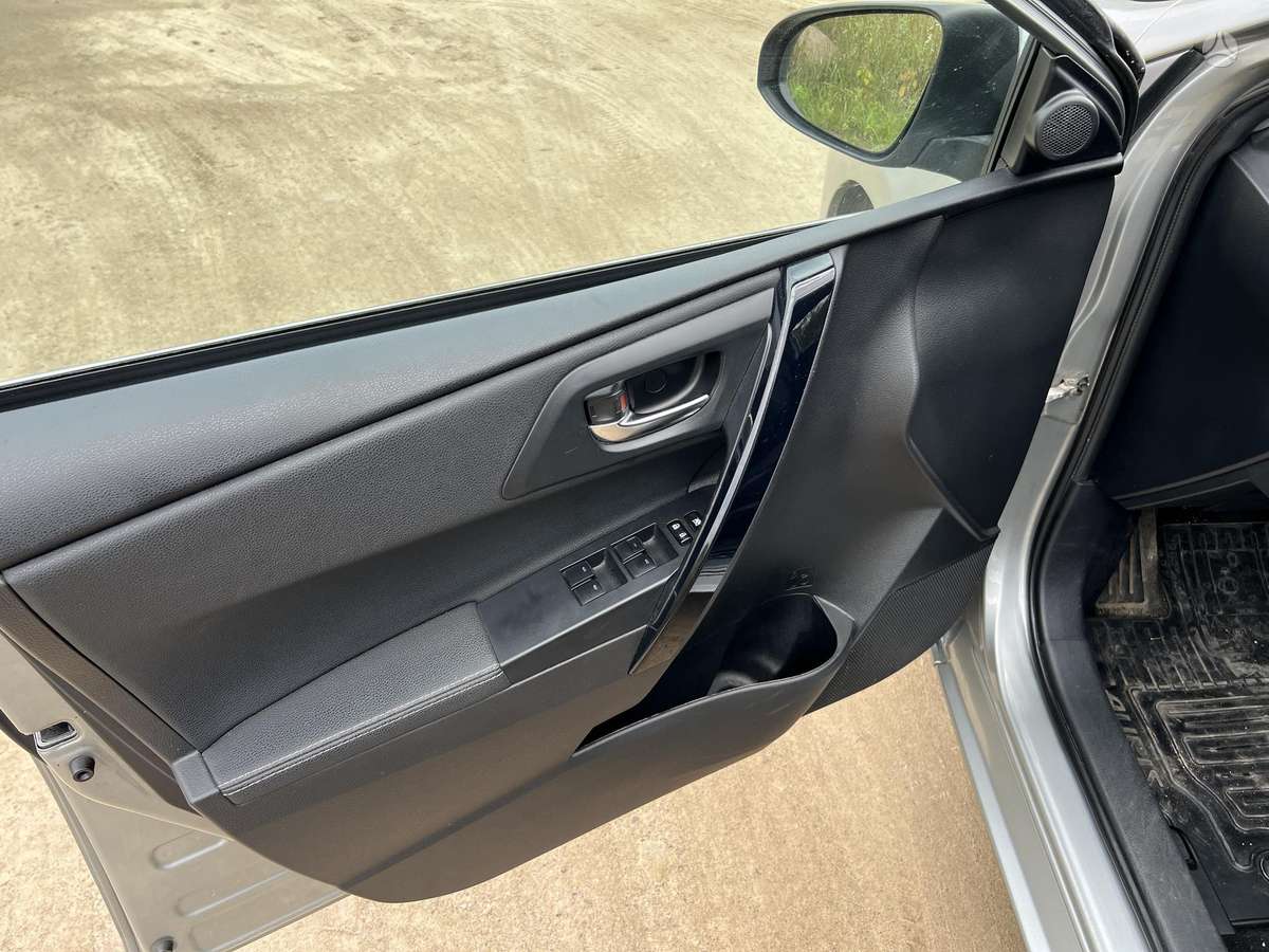 Toyota Auris, 1.2 l., Универсал