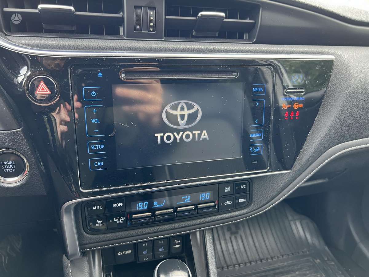 Toyota Auris, 1.2 l., Универсал