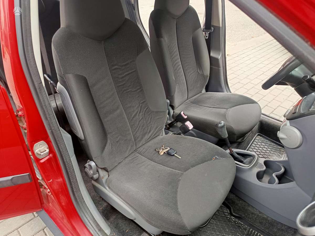 Citroen C1, 1.0 l., Хэтчбек
