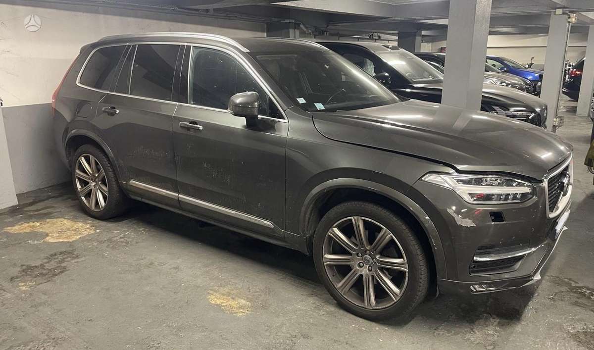 Volvo XC90 - 2