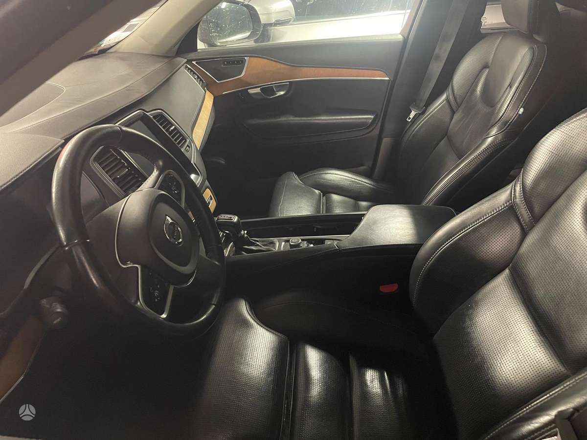Volvo XC90 - 5