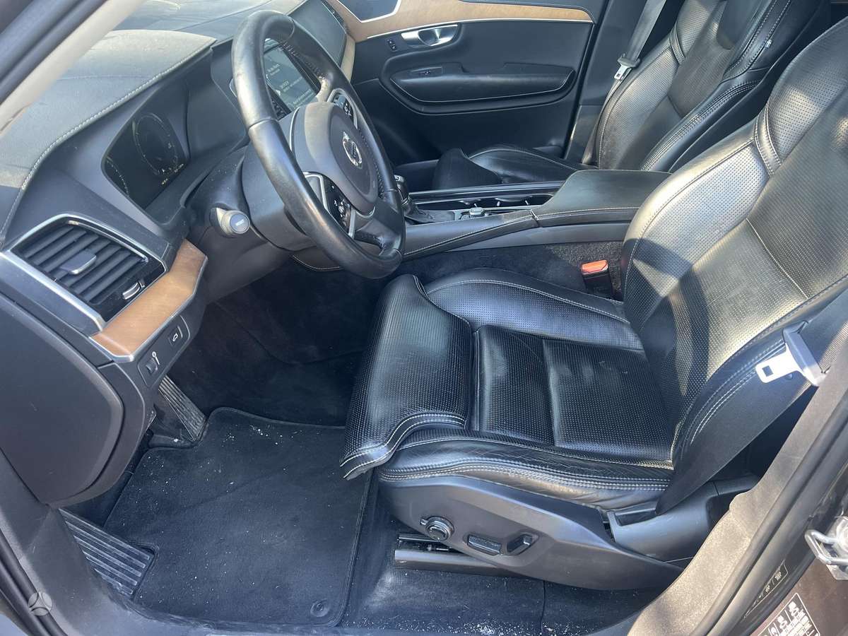 Volvo XC90 - 10