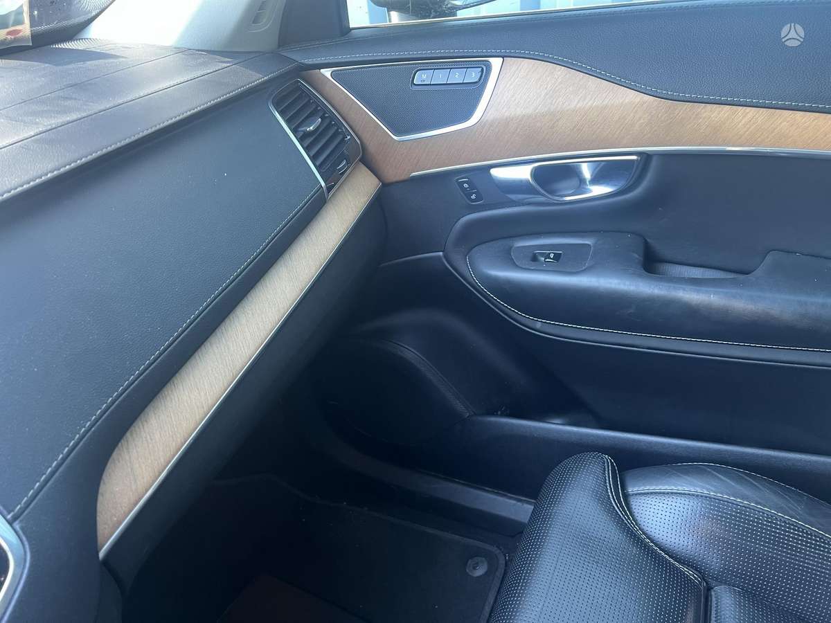 Volvo XC90 - 9