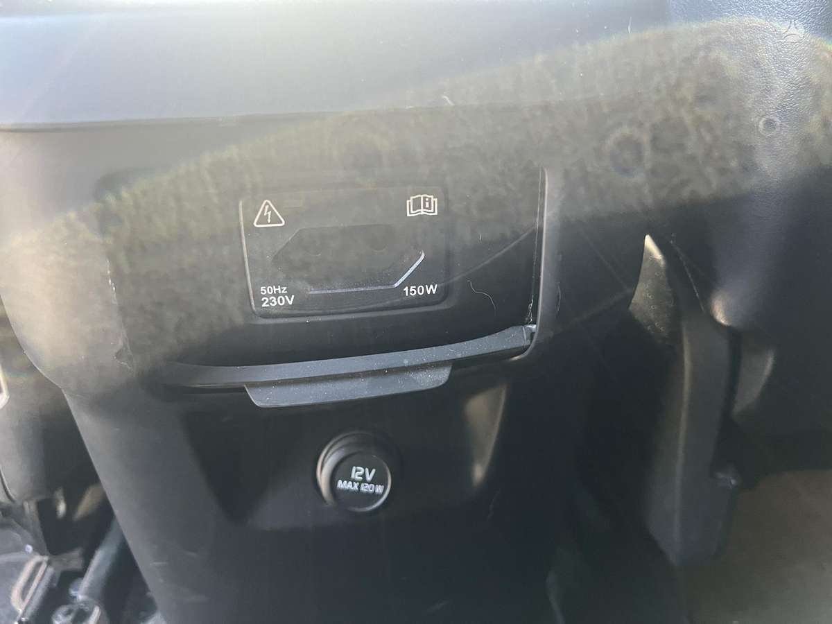 Volvo XC90 - 11