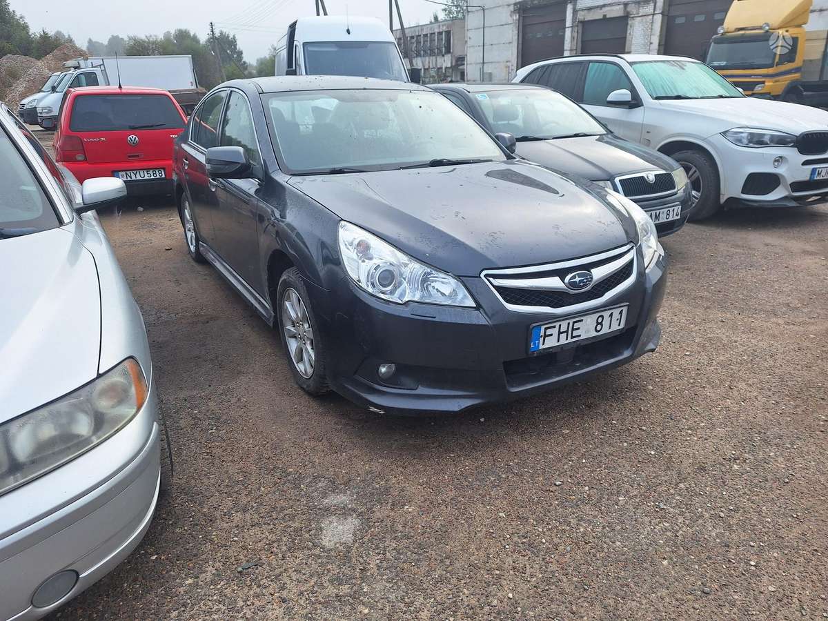 Subaru Legacy - 1