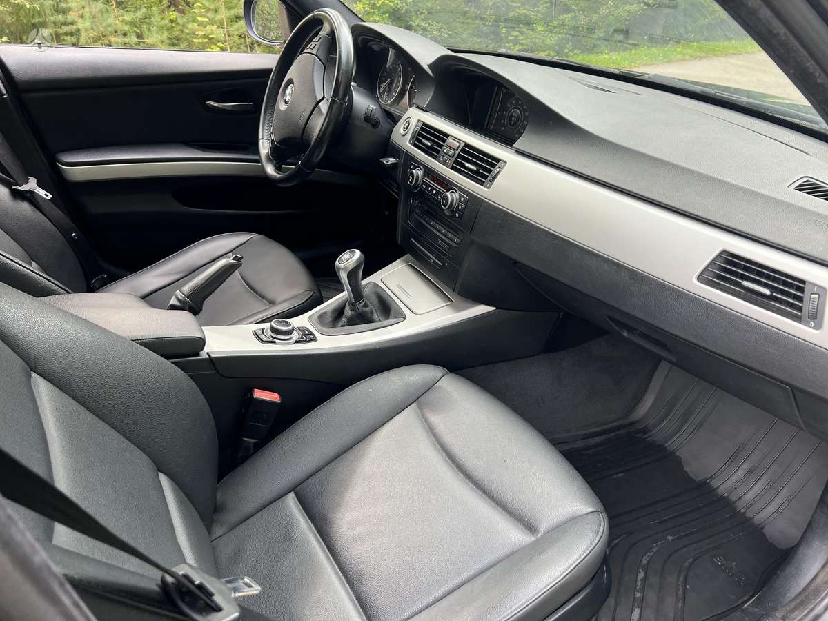 BMW 320, 2.0 l., Седан