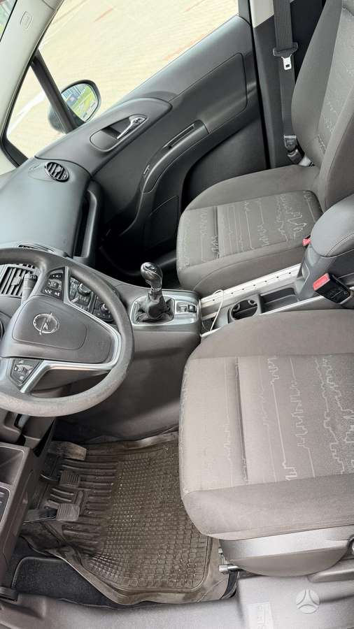 Opel Meriva, 1.3 l., Минивэн