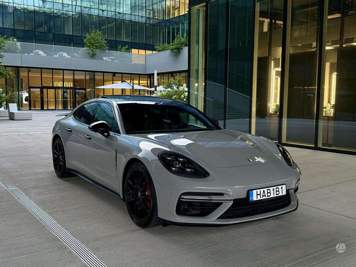 Porsche Panamera - 3