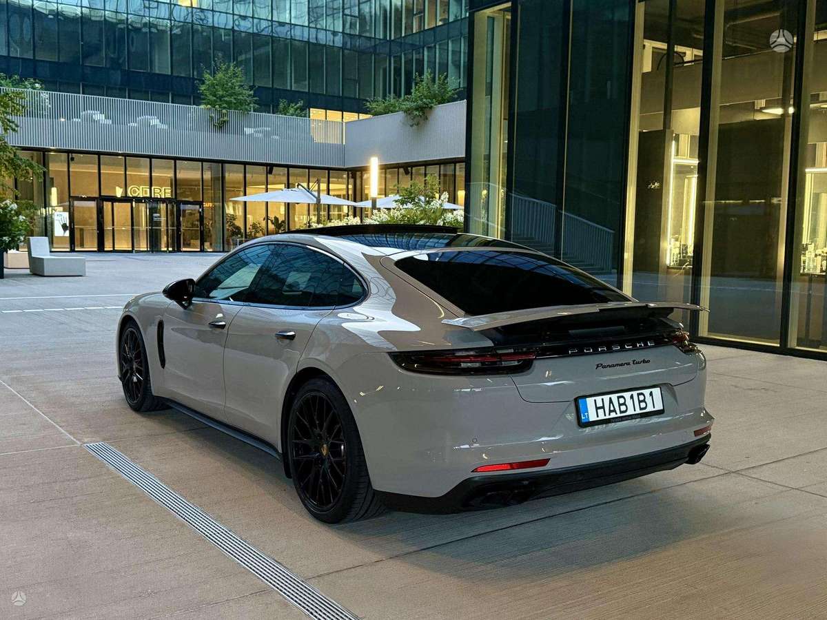 Porsche Panamera - 8