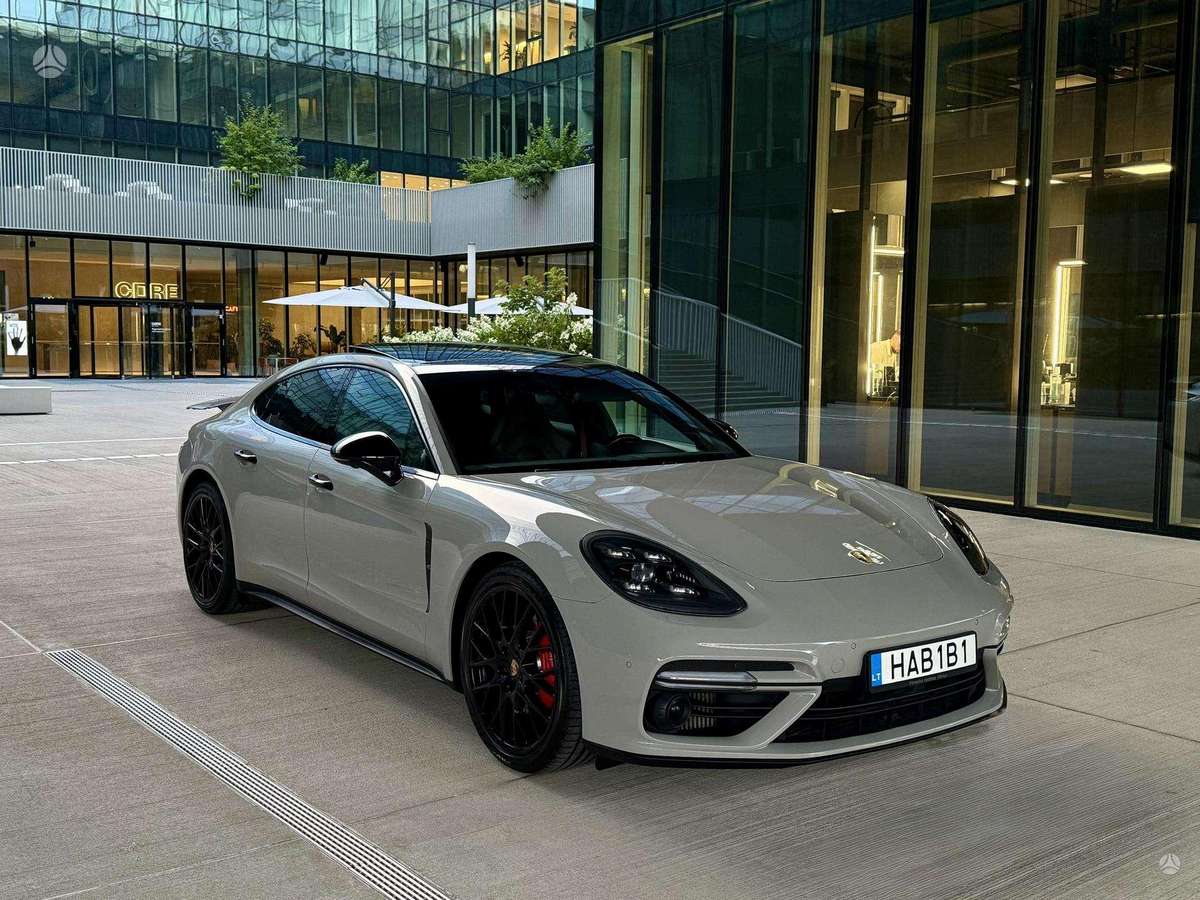 Porsche Panamera - 11