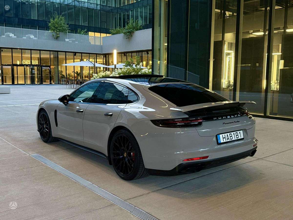 Porsche Panamera - 12