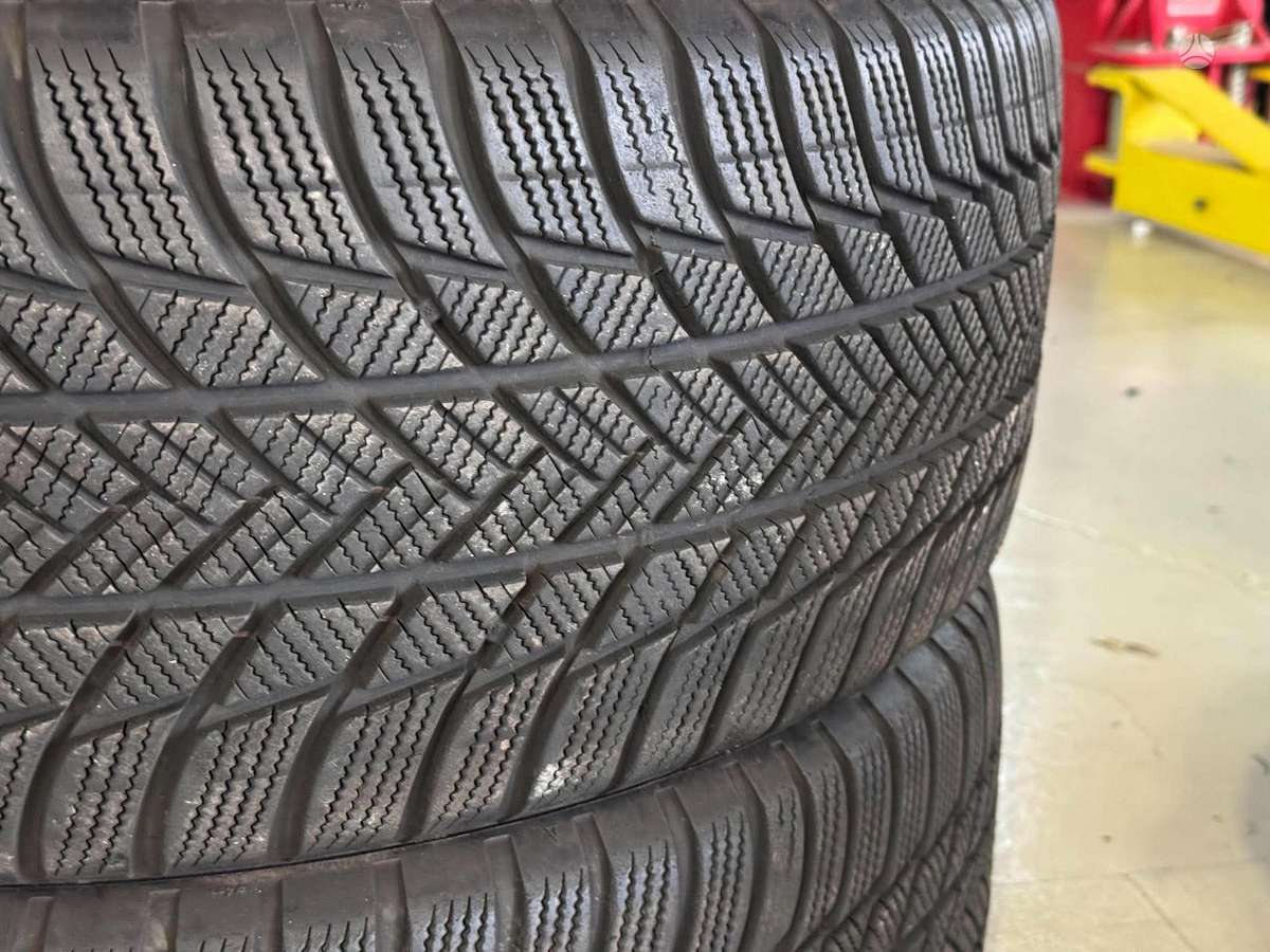 Bridgestone BLIZZAK LM001 MO, winter 235/50 R19
