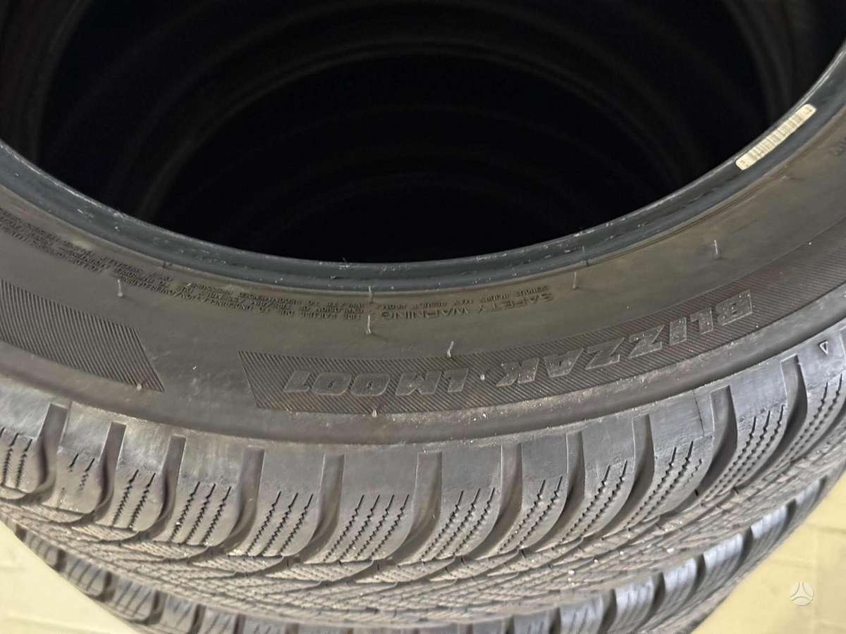Bridgestone BLIZZAK LM001 MO, winter 235/50 R19